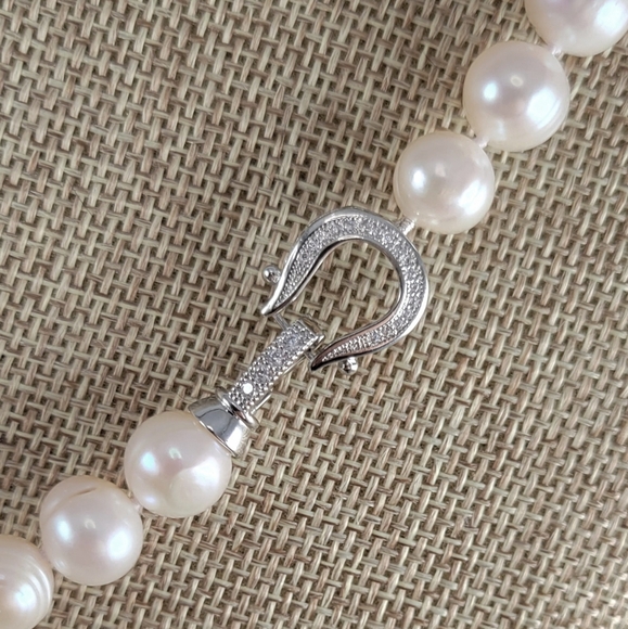 Real 17" Pearl Necklace - Picture 4 of 8